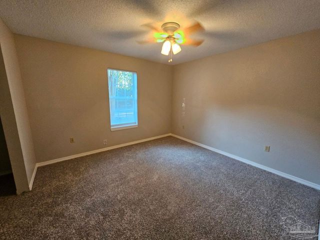 6828 Hunt St, Milton, FL 32570