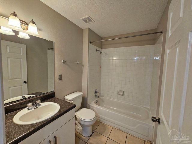 6828 Hunt St, Milton, FL 32570