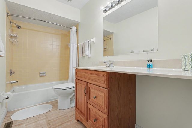 5095 chuckleberry Lane, Westerville, OH 43081