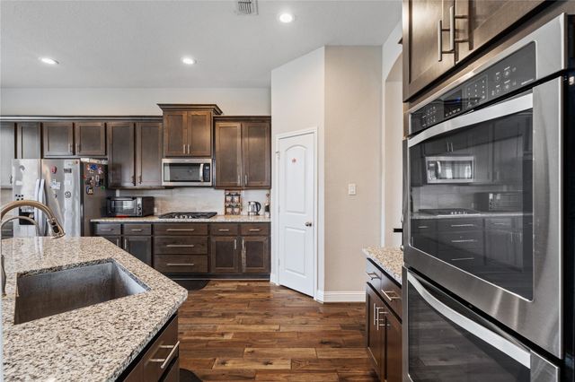 29518 Sandstone Ledge Court, Katy, TX 77494