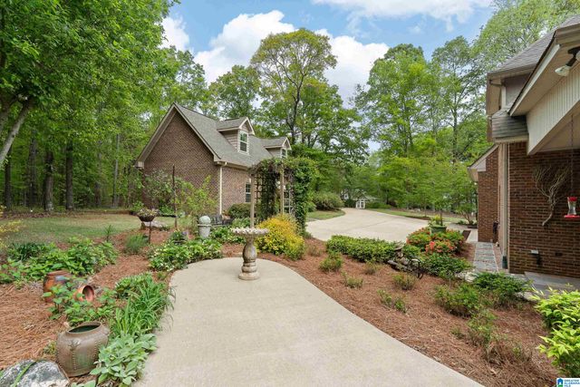 579 EAGLE POINTE LANE, Pell City, AL 35128