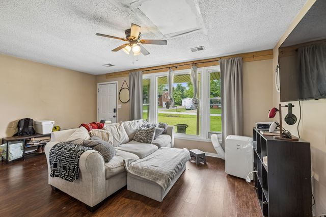 311 Rue Le Mans Dr, Clarksville, TN 37042