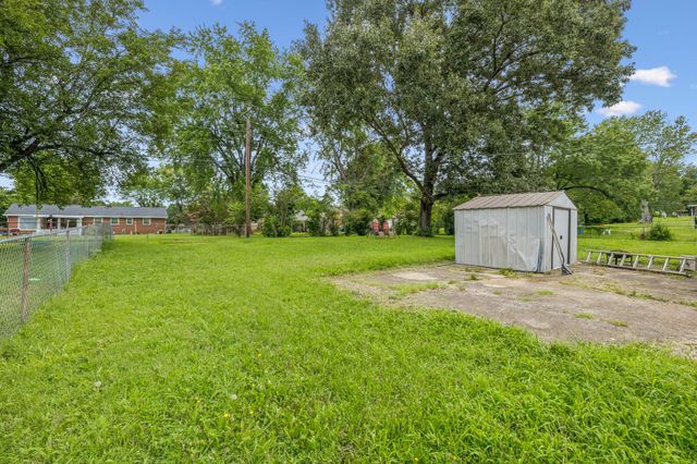 311 Rue Le Mans Dr, Clarksville, TN 37042