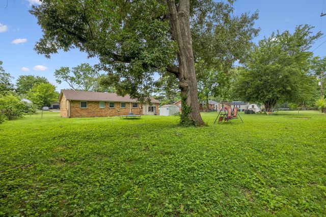 311 Rue Le Mans Dr, Clarksville, TN 37042