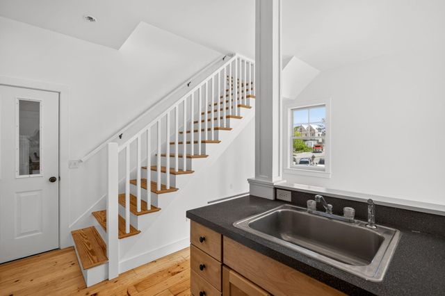34 Conwell Street UNIT 1, Provincetown, MA 02657