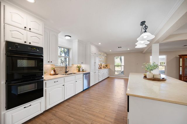 1412 Briar Lane, Wharton, TX 77488