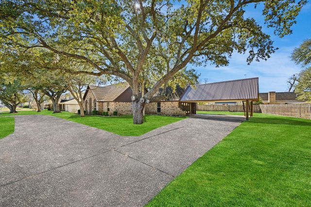 1412 Briar Lane, Wharton, TX 77488