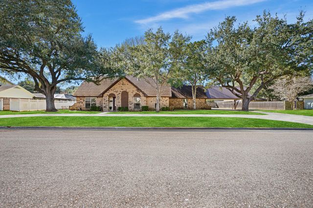1412 Briar Lane, Wharton, TX 77488