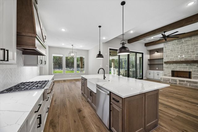 110 Dawn Court, Huntsville, TX 77340