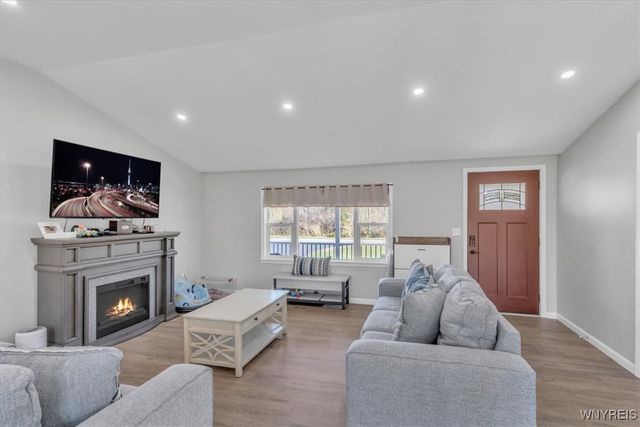 6674 Wisterman Road, Lockport Town, NY 14094