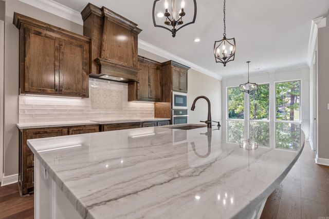 32 Asombroso Lane, Hot Springs Village, AR 71909