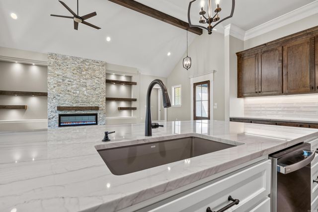32 Asombroso Lane, Hot Springs Village, AR 71909