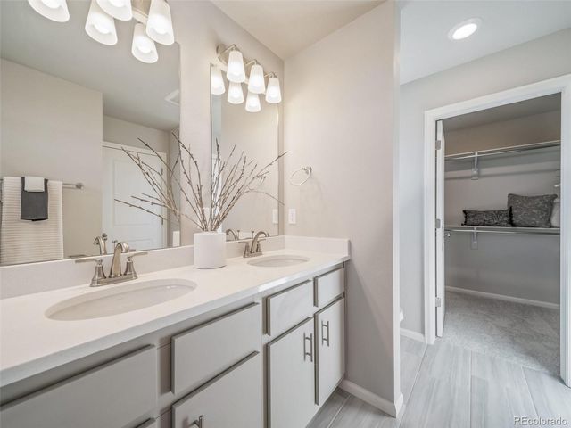 46597 Sunflower Lane, Bennett, CO 80102