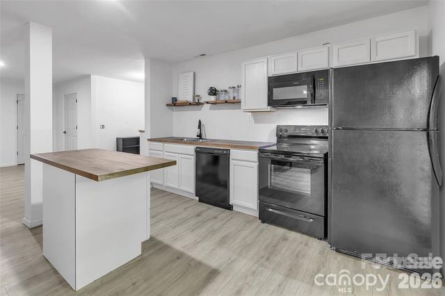 128 Spencer Woods Drive, Dallas, NC 28034