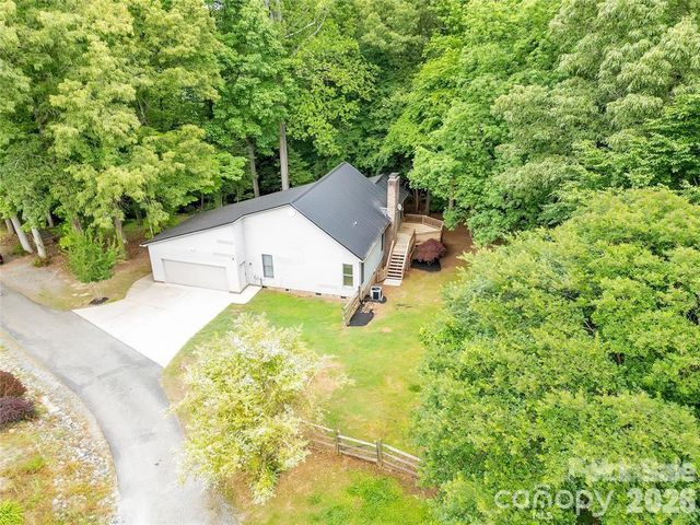 128 Spencer Woods Drive, Dallas, NC 28034