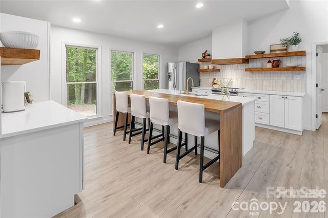 128 Spencer Woods Drive, Dallas, NC 28034