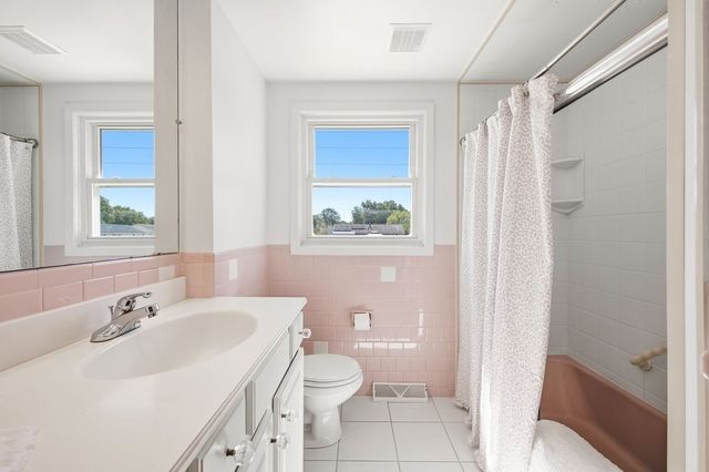 5 Moreau St, Stoughton, MA 02072