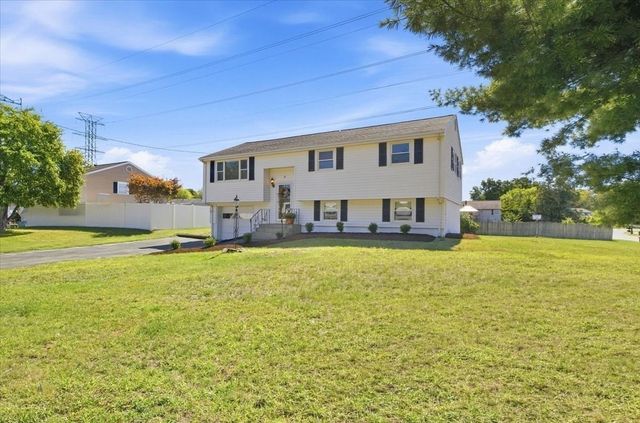 5 Moreau St, Stoughton, MA 02072