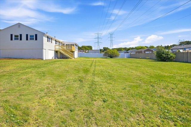 5 Moreau St, Stoughton, MA 02072