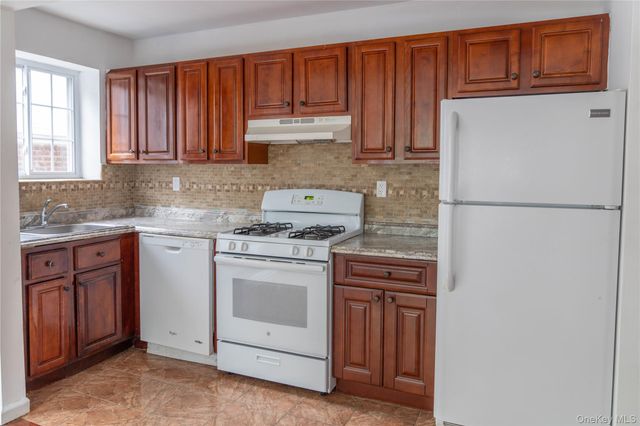 3115 Fenton Avenue, Bronx, NY 10469