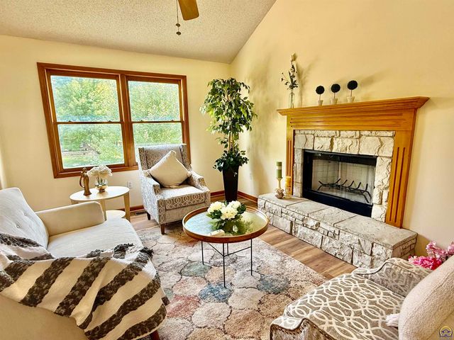 33124 W 87th Terr, De Soto, KS 66018
