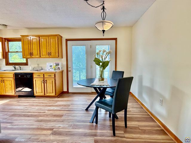 33124 W 87th Terr, De Soto, KS 66018
