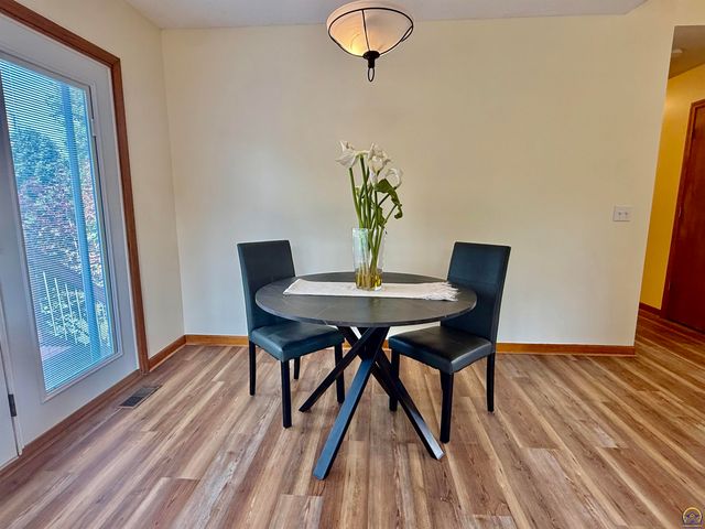 33124 W 87th Terr, De Soto, KS 66018