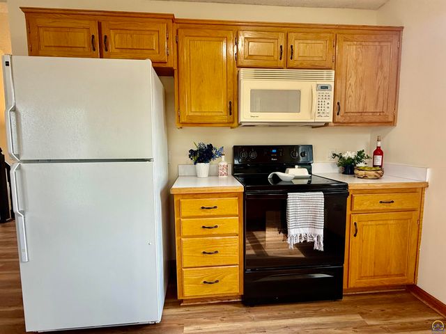33124 W 87th Terr, De Soto, KS 66018