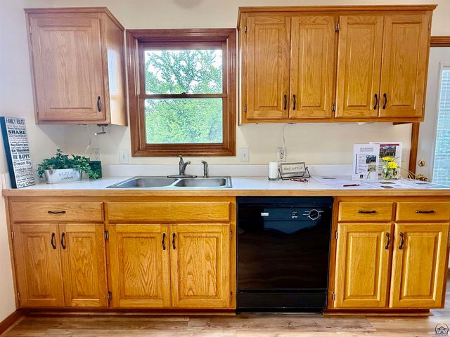 33124 W 87th Terr, De Soto, KS 66018