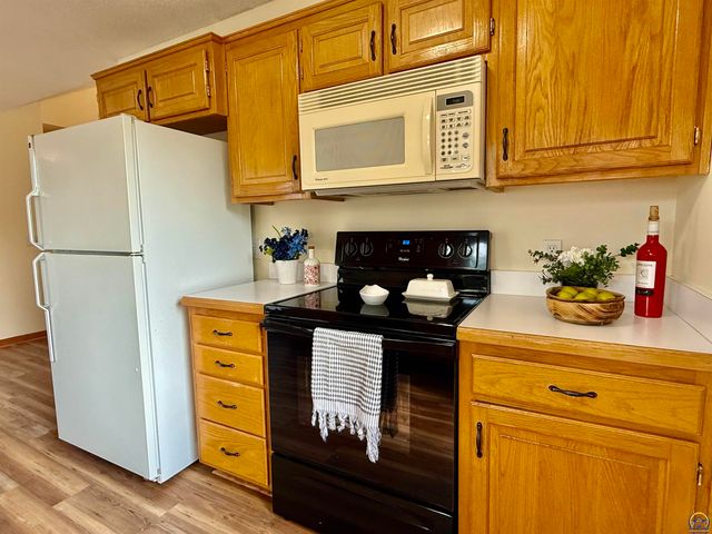 33124 W 87th Terr, De Soto, KS 66018