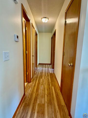 33124 W 87th Terr, De Soto, KS 66018