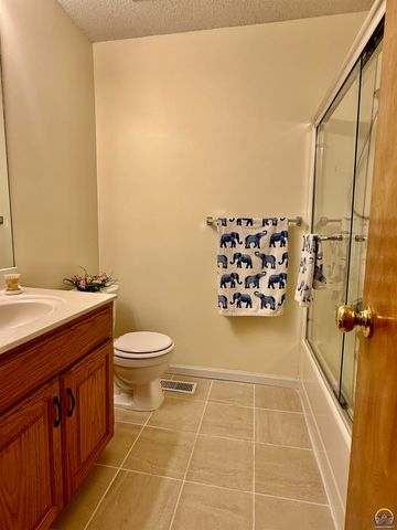 33124 W 87th Terr, De Soto, KS 66018