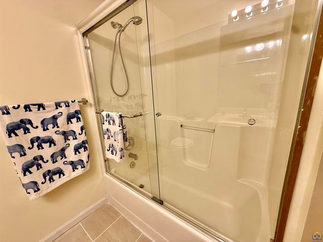 33124 W 87th Terr, De Soto, KS 66018