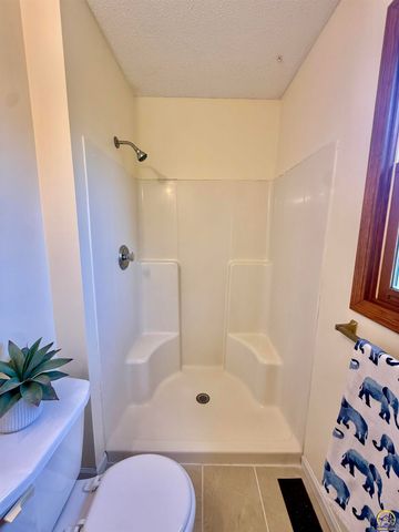 33124 W 87th Terr, De Soto, KS 66018