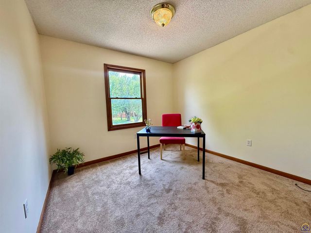 33124 W 87th Terr, De Soto, KS 66018