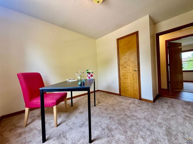 33124 W 87th Terr, De Soto, KS 66018