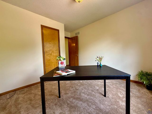 33124 W 87th Terr, De Soto, KS 66018