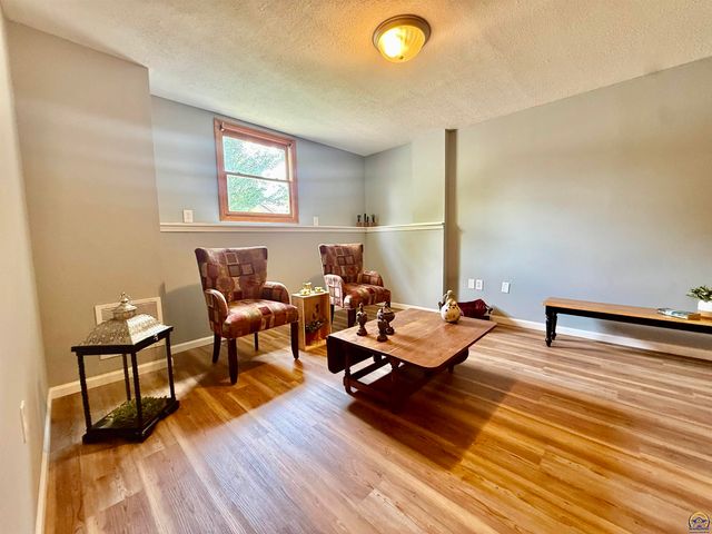 33124 W 87th Terr, De Soto, KS 66018