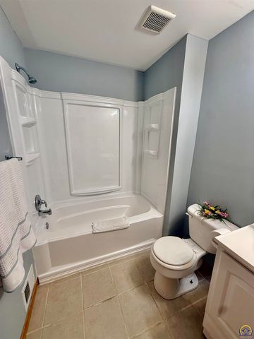 33124 W 87th Terr, De Soto, KS 66018