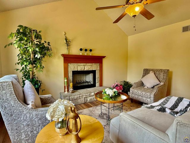 33124 W 87th Terr, De Soto, KS 66018