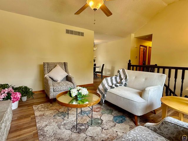 33124 W 87th Terr, De Soto, KS 66018