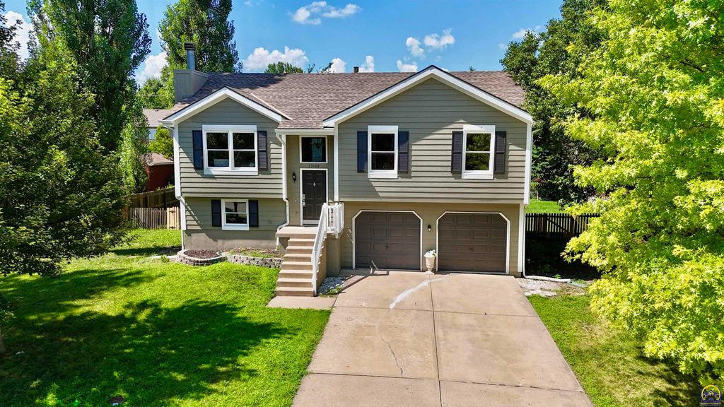 33124 W 87th Terr, De Soto, KS 66018