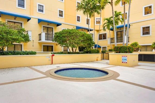8395 SW 73rd Avenue 104, Miami, FL 33143