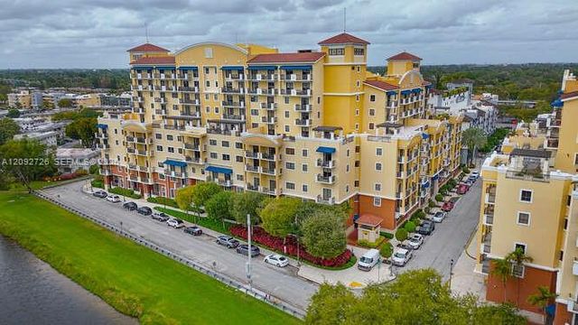 8395 SW 73rd Avenue 104, Miami, FL 33143