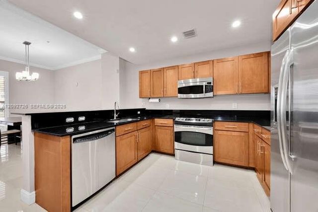 8395 SW 73rd Avenue 104, Miami, FL 33143