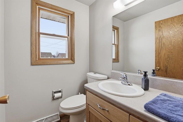 1894 SUSAN AVENUE, Neenah, WI 54956