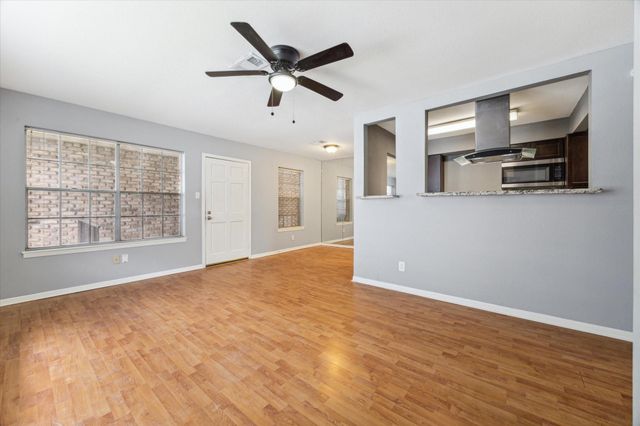 6401 Skyline Drive 28, Houston, TX 77057