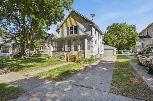 1111 8th Avenue N, Fargo, ND 58102