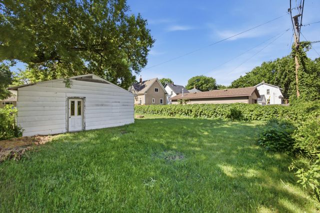 1111 8th Avenue N, Fargo, ND 58102