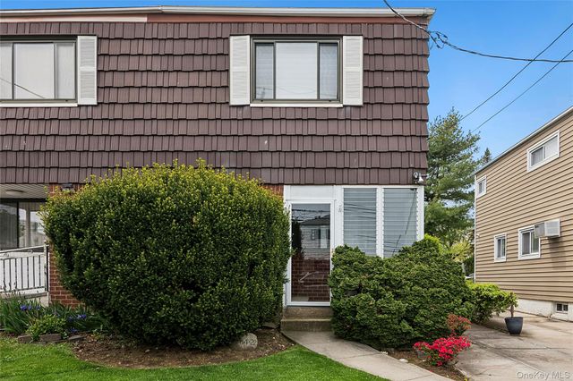 6422 136th Street, Flushing, NY 11367